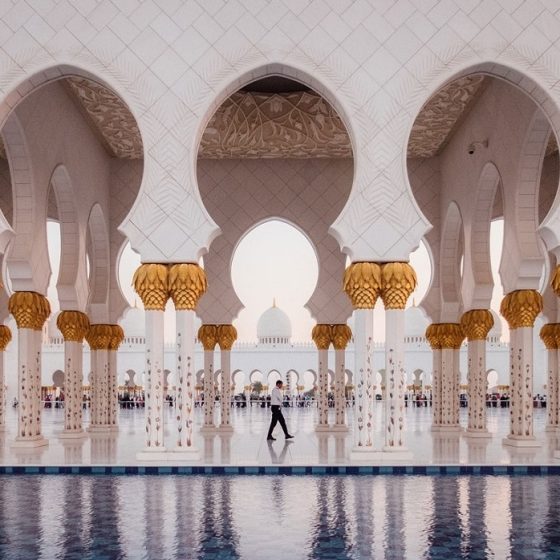 How Freelancers Benefit From Dubai Notary Public Services
