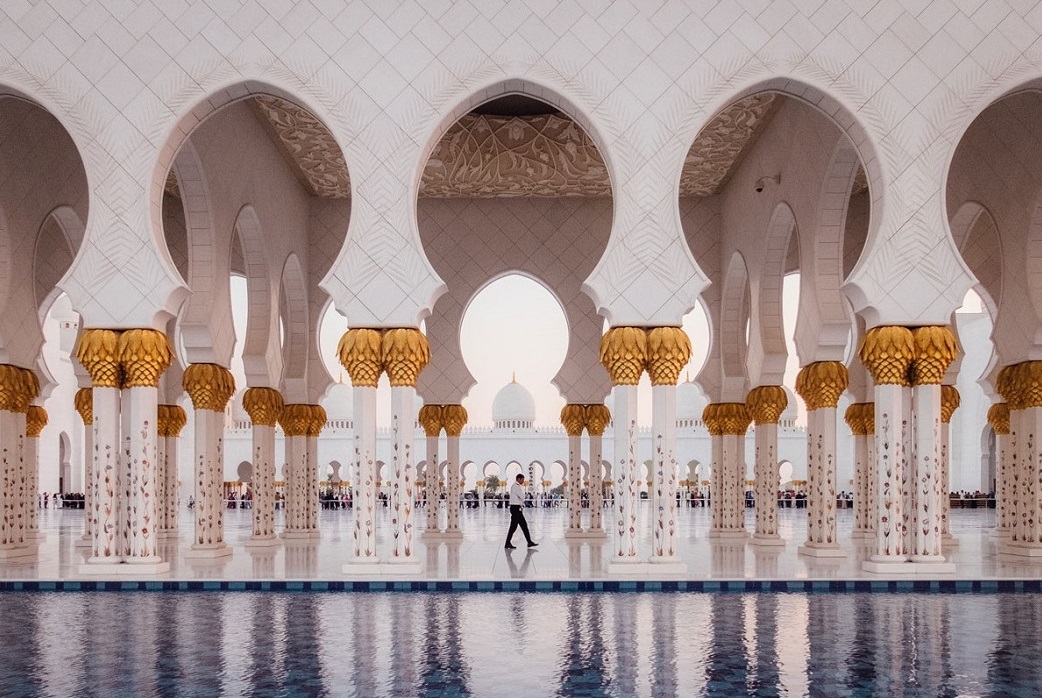 How Freelancers Benefit From Dubai Notary Public Services